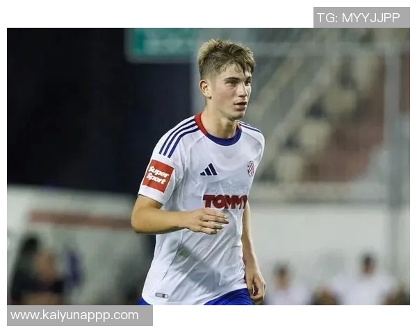 国米正式签约18岁克罗地亚新星姆拉契奇今夏加盟球队 国米正式签约18岁克罗地亚新星姆拉契奇今夏加盟球队