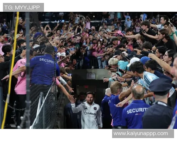 苏亚雷斯精彩表现梅开二度助力迈阿密实现惊天逆转战平对手